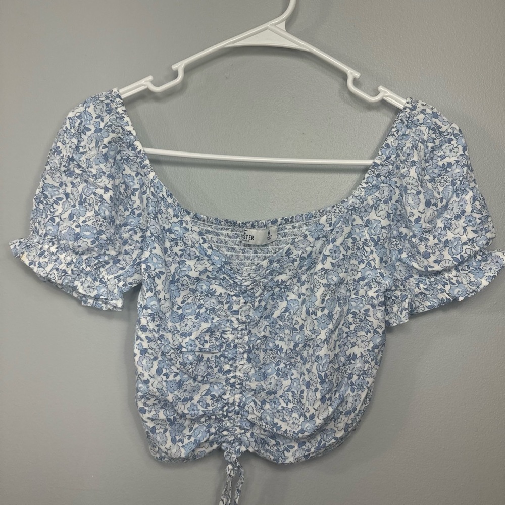 Hollister women’s top size medium like new